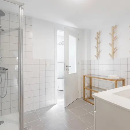 - 16min To Downtown - 30 Ppl